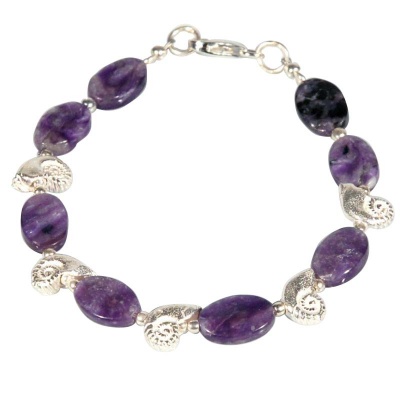 Bracciale con Conchiglie in Argento Satinato e Charoite